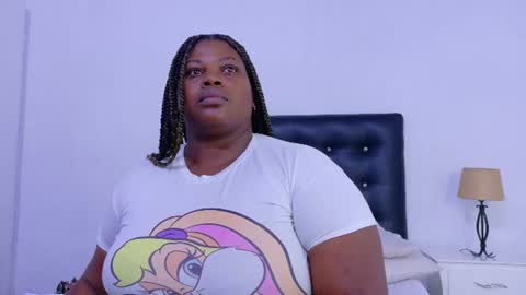 Snapshot of ebony_sugar_mommy chatting on June 2026 02:33:02 AM MILENA online show from June 2026 02:33:02 AM
