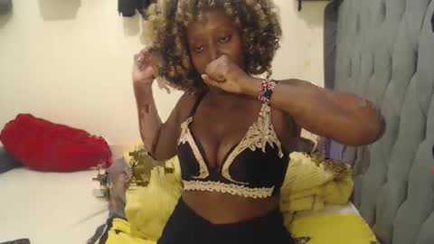 Snapshot of ebonyaswetly chatting on May 2026 04:29:02 AM ebonyaswetly online show from May 2026 04:29:02 AM