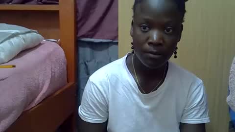 ebonydora online show from December 2025 03:06:01 PM