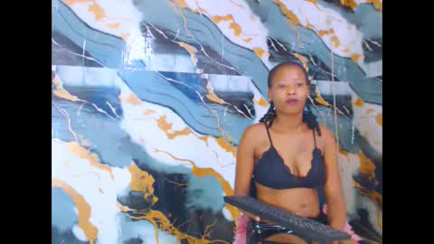 Snapshot of ebonyfirexx chatting on September 2025 08:40:01 AM Life online show from September 2025 08:40:01 AM