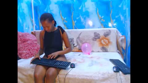 Snapshot of ebonyfirexx chatting on September 2025 07:56:02 AM Life online show from September 2025 07:56:02 AM