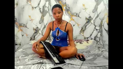 Snapshot of ebonyfirexx chatting on October 2025 06:26:01 AM Life online show from October 2025 06:26:01 AM