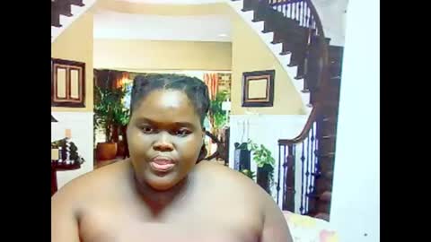 Snapshot of ebonyhotbuns4u2luv chatting on February 2025 01:11:02 PM ebonyhotbuns4u2luv online show from February 2025 01:11:02 PM
