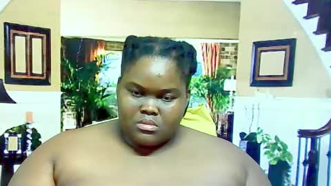 Snapshot of ebonyhotbuns4u2luv chatting on February 2025 06:55:01 PM ebonyhotbuns4u2luv online show from February 2025 06:55:01 PM
