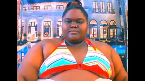 Snapshot of ebonyhotbuns4u2luv chatting on April 2026 11:04:02 AM ebonyhotbuns4u2luv online show from April 2026 11:04:02 AM