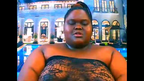 Snapshot of ebonyhotbuns4u2luv chatting on April 2026 06:58:02 PM ebonyhotbuns4u2luv online show from April 2026 06:58:02 PM