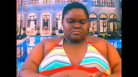 Snapshot of ebonyhotbuns4u2luv chatting on June 2026 05:19:02 AM ebonyhotbuns4u2luv online show from June 2026 05:19:02 AM