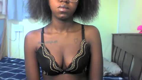 Ebonymuse2 online show from May 2026 10:16:02 PM