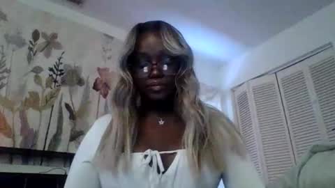 ebonyprincesssss online show from January 2026 09:18:01 PM