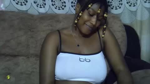 pretty online show from May 2026 09:42:01 PM