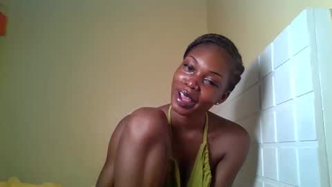 Snapshot of ebonytanqueen chatting on March 2026 01:21:01 AM ebonytanqueen online show from March 2026 01:21:01 AM