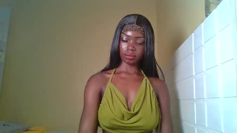 Snapshot of ebonytanqueen chatting on March 2026 04:12:02 AM ebonytanqueen online show from March 2026 04:12:02 AM