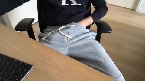 Snapshot of eddy270 chatting on October 2025 10:45:01 AM eddy270 online show from October 2025 10:45:01 AM