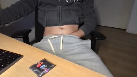 Snapshot of eddy270 chatting on January 2026 03:58:02 PM eddy270 online show from January 2026 03:58:02 PM