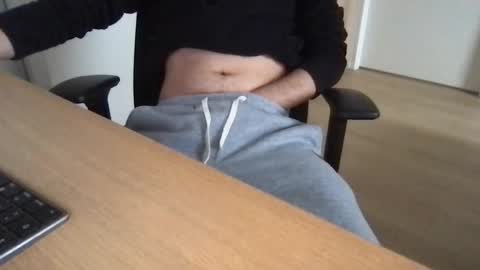 Snapshot of eddy270 chatting on January 2026 02:44:01 PM eddy270 online show from January 2026 02:44:01 PM