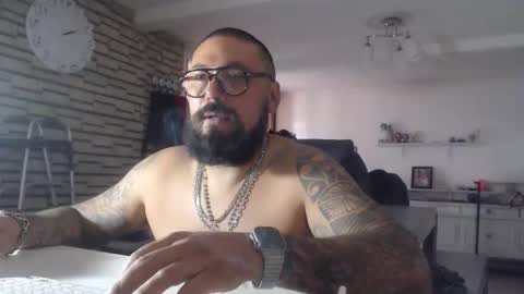 edgarram83 online show from November 2025 08:08:01 PM