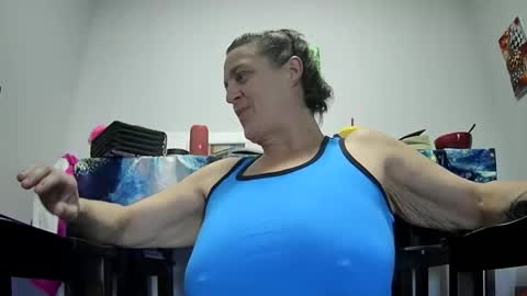 Snapshot of edgeofinsanity13 chatting on December 2024 03:37:02 PM Angel online show from December 2024 03:37:02 PM