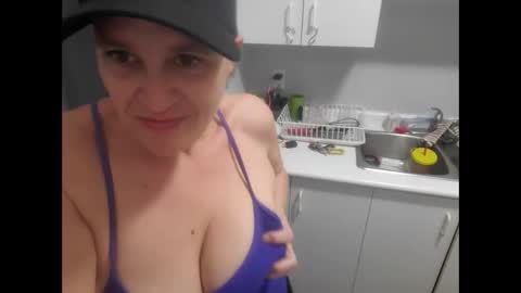 Snapshot of edgeofinsanity13 chatting on February 2025 08:33:02 PM Angel online show from February 2025 08:33:02 PM