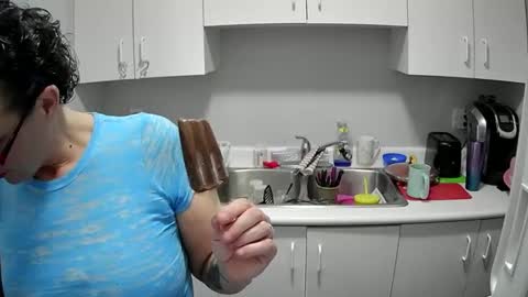 Snapshot of edgeofinsanity13 chatting on February 2025 09:44:02 PM Angel online show from February 2025 09:44:02 PM