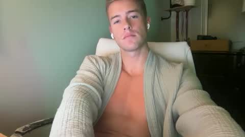 Snapshot of edginggrower chatting on October 2025 05:22:02 AM edginggrower online show from October 2025 05:22:02 AM