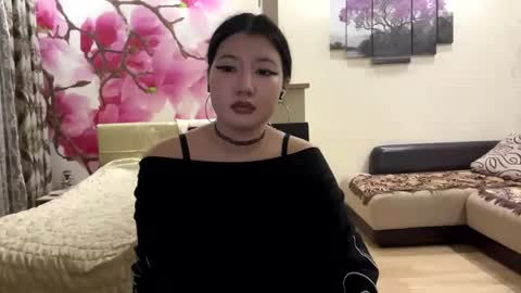 Snapshot of edinabluett chatting on May 2026 06:24:02 PM Eri online show from May 2026 06:24:02 PM