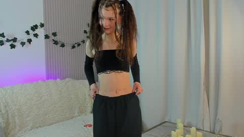 Lisa  online show from January 2025 10:57:02 PM