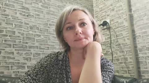Snapshot of edithmanning chatting on December 2024 10:19:02 AM edithmanning online show from December 2024 10:19:02 AM