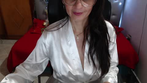 Snapshot of edixann_more chatting on December 2024 02:10:02 PM Eddye online show from December 2024 02:10:02 PM