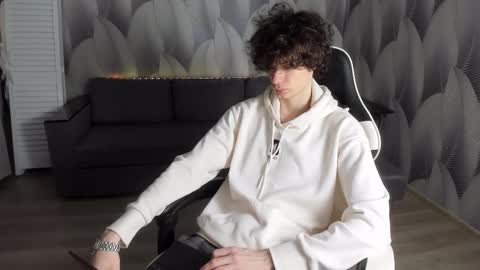 edvardblare online show from September 2025 07:37:01 PM