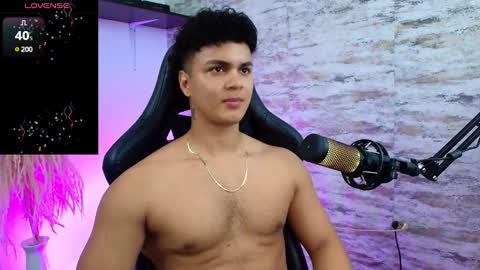 Snapshot of edward__clarck chatting on January 2025 04:36:02 AM EDWARD CLARCK online show from January 2025 04:36:02 AM