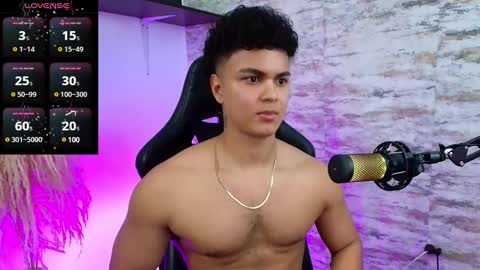 Snapshot of edward__clarck chatting on February 2025 03:50:01 AM EDWARD CLARCK online show from February 2025 03:50:01 AM