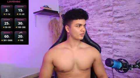 Snapshot of edward__clarck chatting on October 2025 11:04:01 PM EDWARD CLARCK online show from October 2025 11:04:01 PM