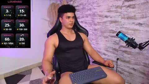 Snapshot of edward__clarck chatting on October 2025 05:20:02 AM EDWARD CLARCK online show from October 2025 05:20:02 AM