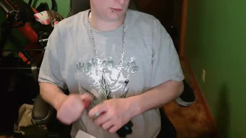 edwardaims_2please online show from April 2026 03:04:02 AM