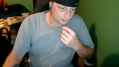 Snapshot of edwardaims_2please chatting on July 2026 02:15:02 AM edwardaims_2please online show from July 2026 02:15:02 AM
