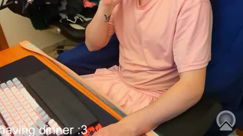 Alex online show from February 2026 10:13:02 PM