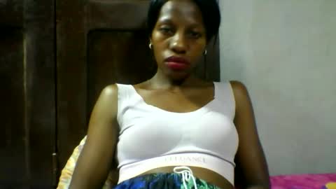 edwige770943 online show from April 2026 05:17:01 PM