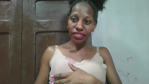Snapshot of edwige770943 chatting on June 2026 07:54:02 AM edwige770943 online show from June 2026 07:54:02 AM