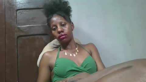 Snapshot of edwige770943 chatting on June 2026 07:52:01 PM edwige770943 online show from June 2026 07:52:01 PM