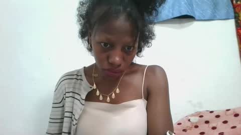 Snapshot of edwige770943 chatting on June 2026 02:12:01 AM edwige770943 online show from June 2026 02:12:01 AM