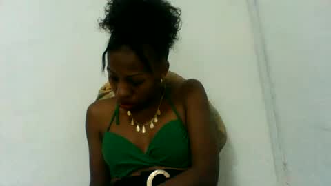 Snapshot of edwige770943 chatting on June 2026 06:16:02 AM edwige770943 online show from June 2026 06:16:02 AM