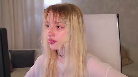 Snapshot of eevamarie chatting on May 2026 04:34:01 PM EVA NON NUDE online show from May 2026 04:34:01 PM