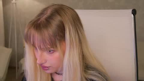 Snapshot of eevamarie chatting on May 2026 04:04:02 PM EVA NON NUDE online show from May 2026 04:04:02 PM