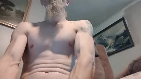 Snapshot of eezzsmoke chatting on December 2024 09:39:01 PM ezsmoke420 online show from December 2024 09:39:01 PM