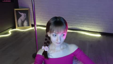 Snapshot of effie7 chatting on December 2025 01:11:01 AM Effie online show from December 2025 01:11:01 AM