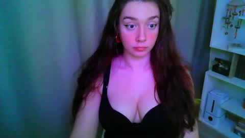 effie_balconii online show from October 2025 12:24:01 PM