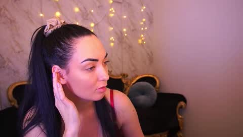 effie_luvv online show from February 2026 12:41:01 PM