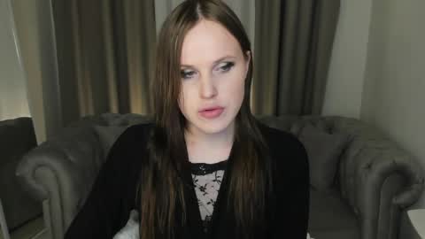 Effie Mur online show from May 2026 08:47:02 PM