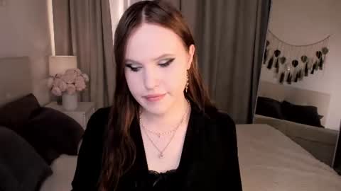 Snapshot of effiemur chatting on June 2026 09:52:01 PM Effie Mur online show from June 2026 09:52:01 PM