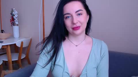 Snapshot of effy_m chatting on December 2024 09:11:02 AM Effy online show from December 2024 09:11:02 AM